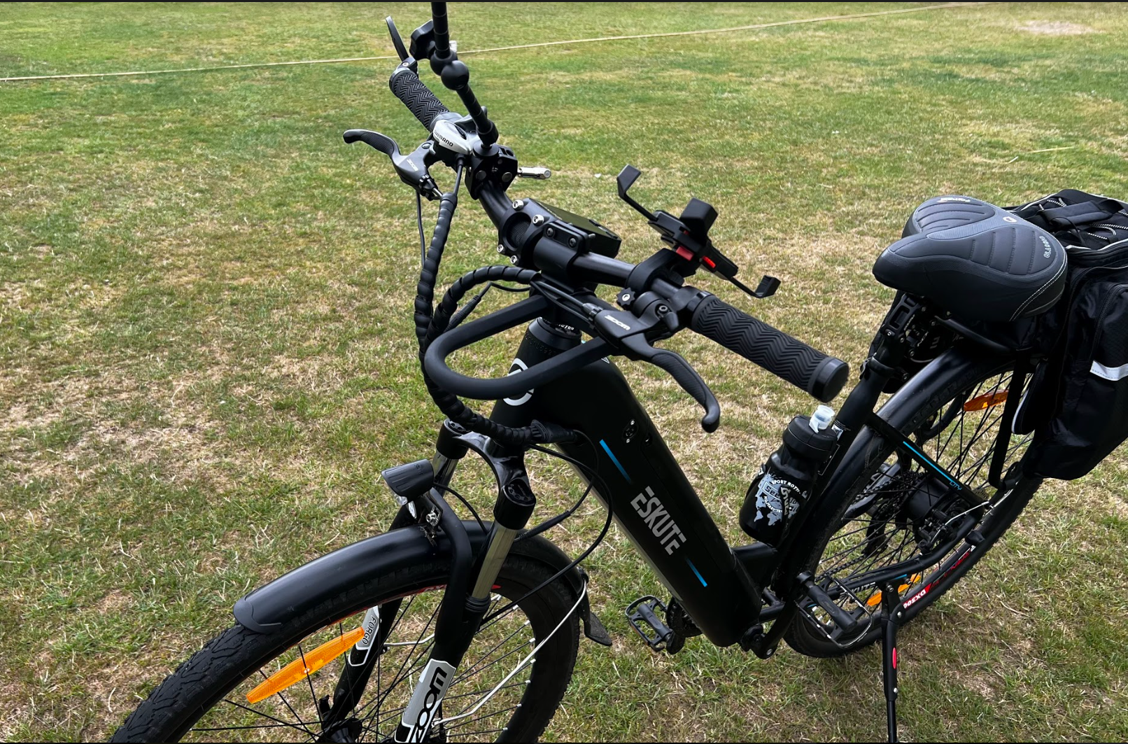 Fahrrad-Handyhalterung: E-Bike, Straße und Smartphone im Blick
